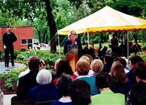 Image description is not available for 2000.053